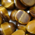 Quelle est la signification des pierres marron dans la lithothérapie ?